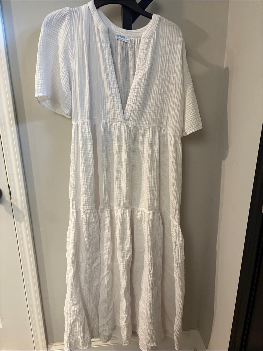 Relaxed White Tiered Maxi Dress with V-Neck